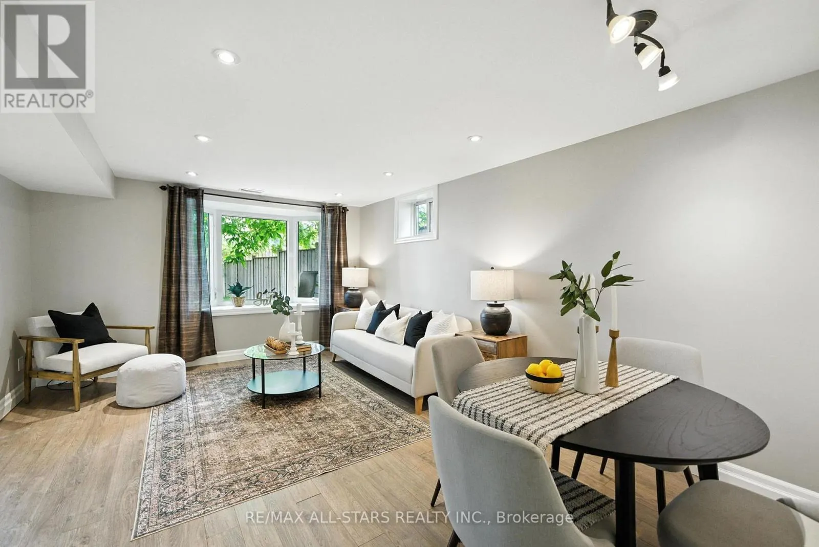 3 LAKEVIEW DRIVE