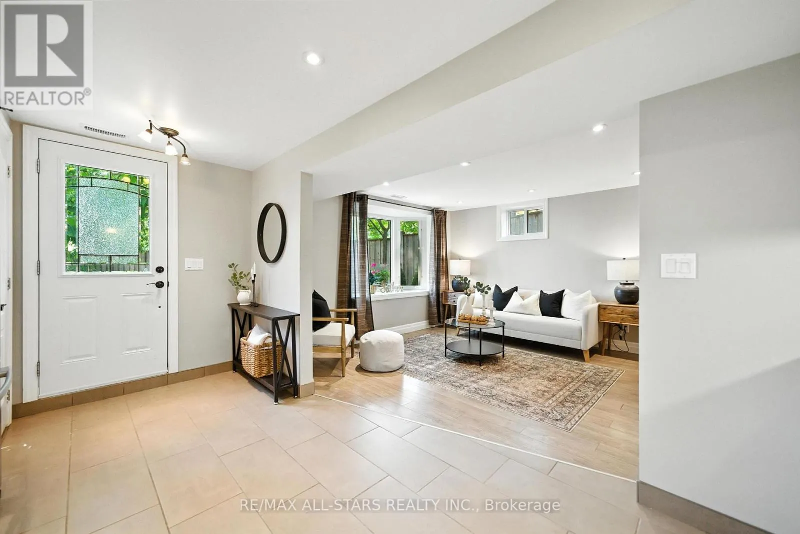3 LAKEVIEW DRIVE