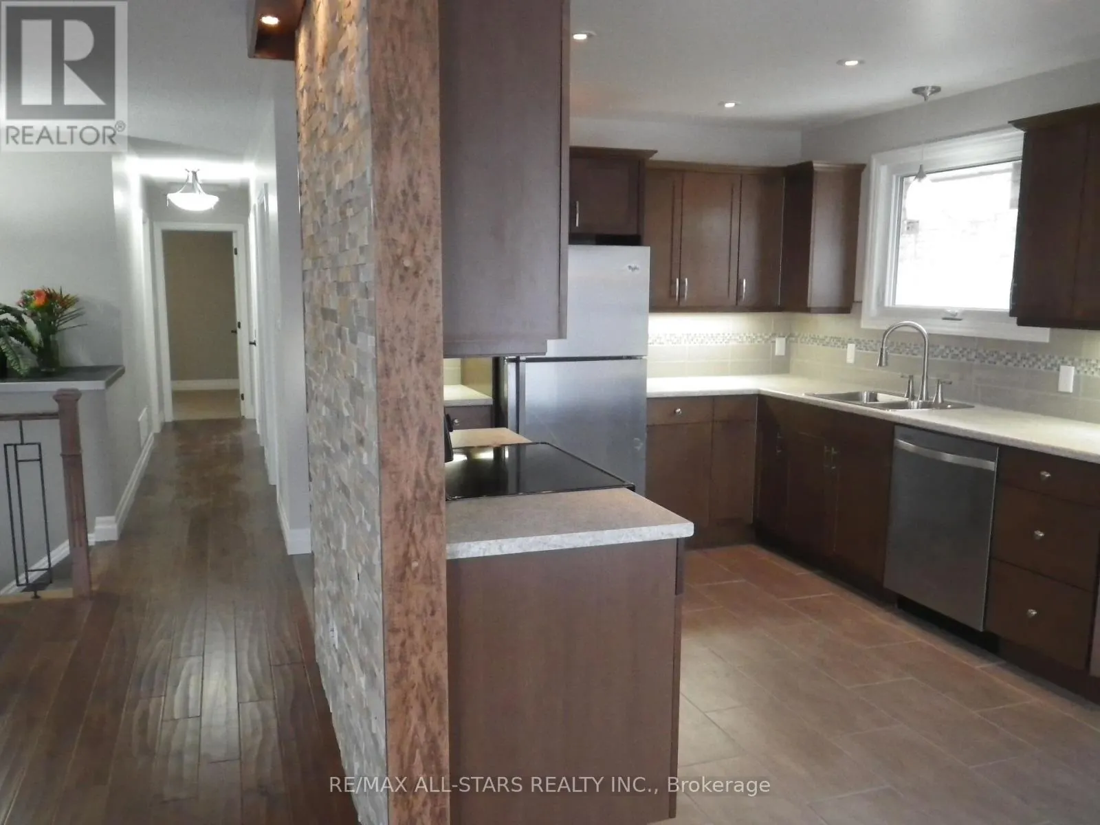 3 LAKEVIEW DRIVE