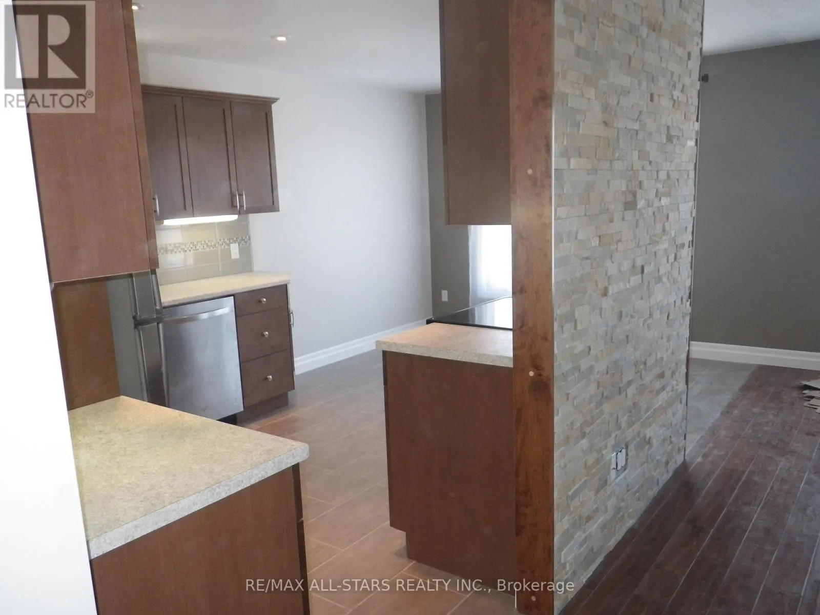 3 LAKEVIEW DRIVE