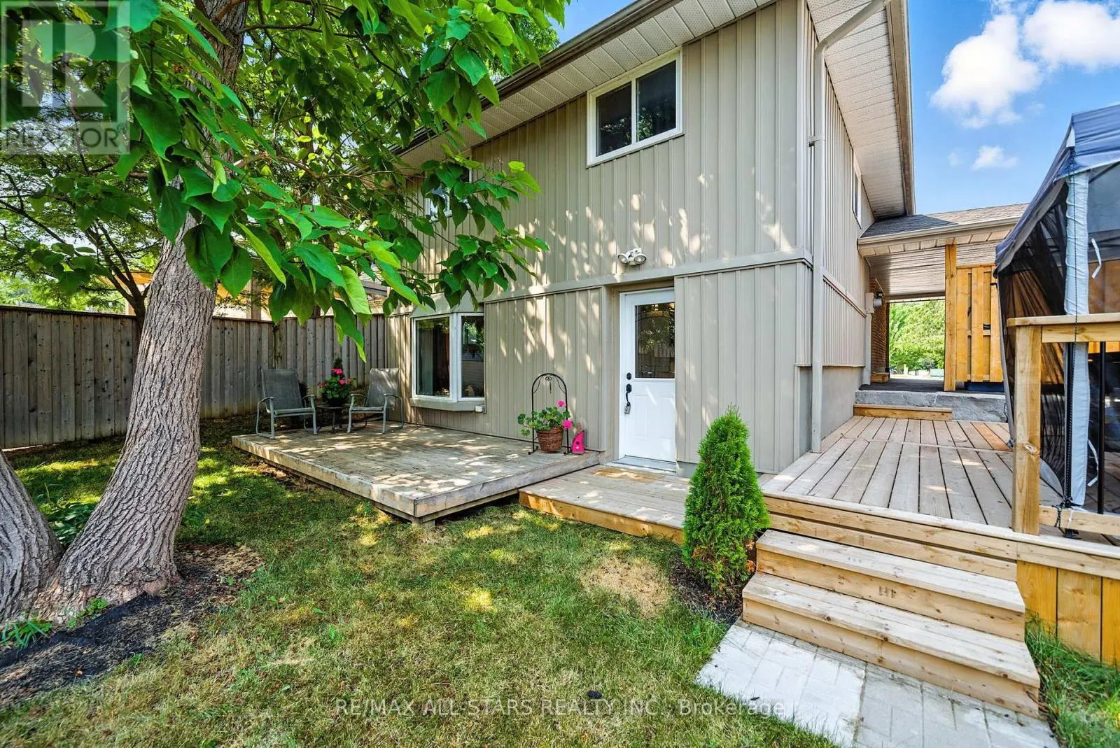3 LAKEVIEW DRIVE