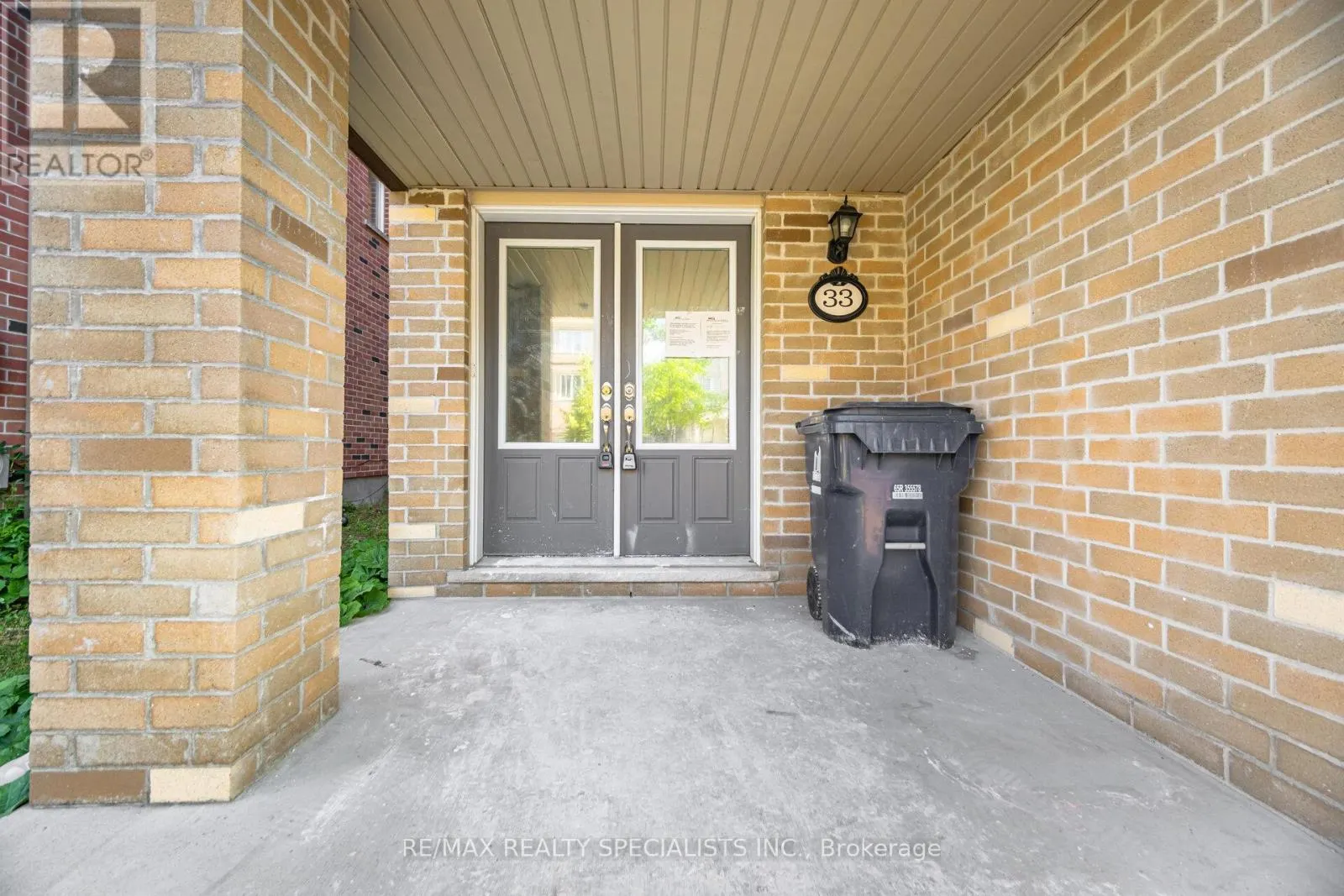 33 PRINGDALE GARDENS CIRCLE S