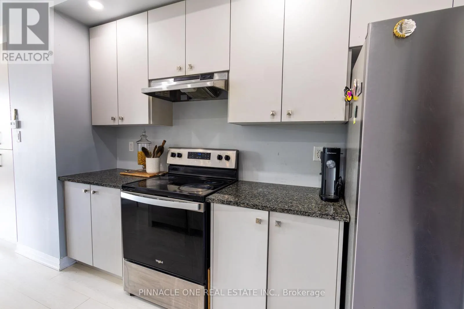 30 AMBEREEN PLACE