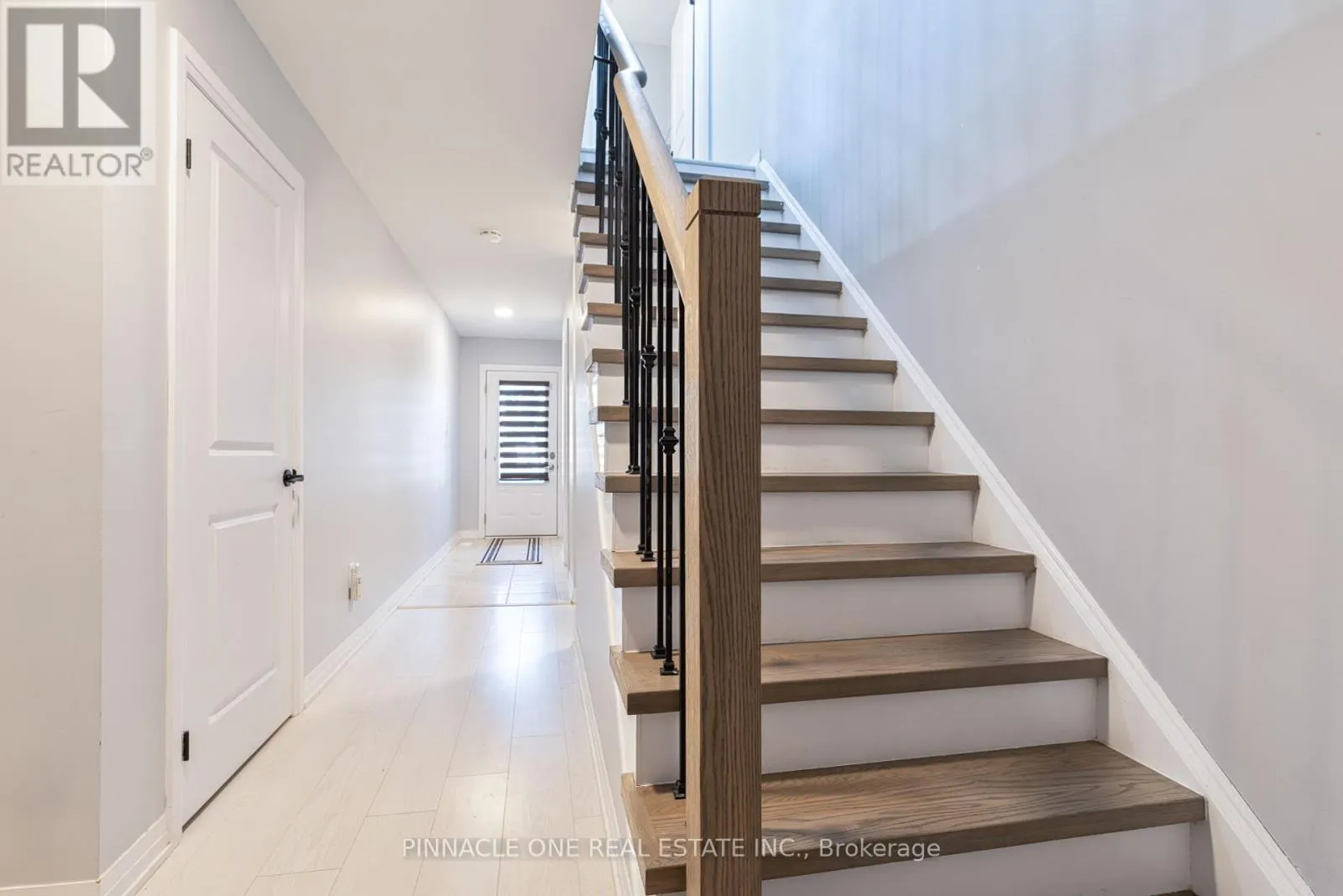 30 AMBEREEN PLACE