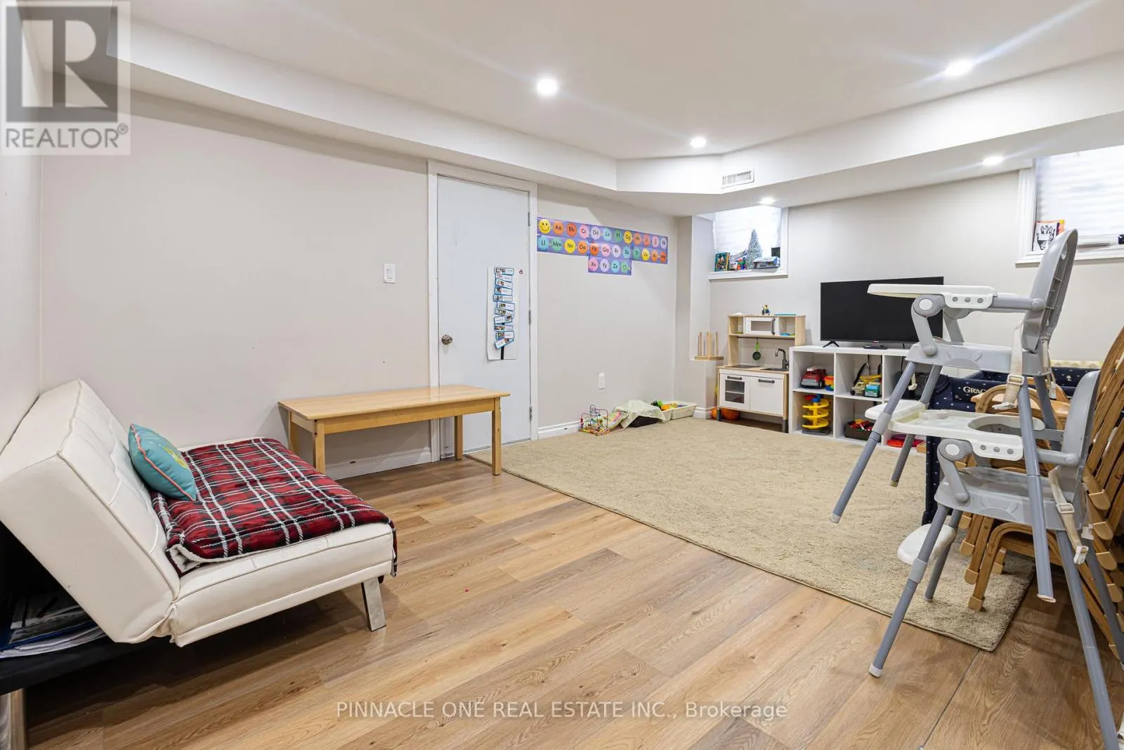 30 AMBEREEN PLACE