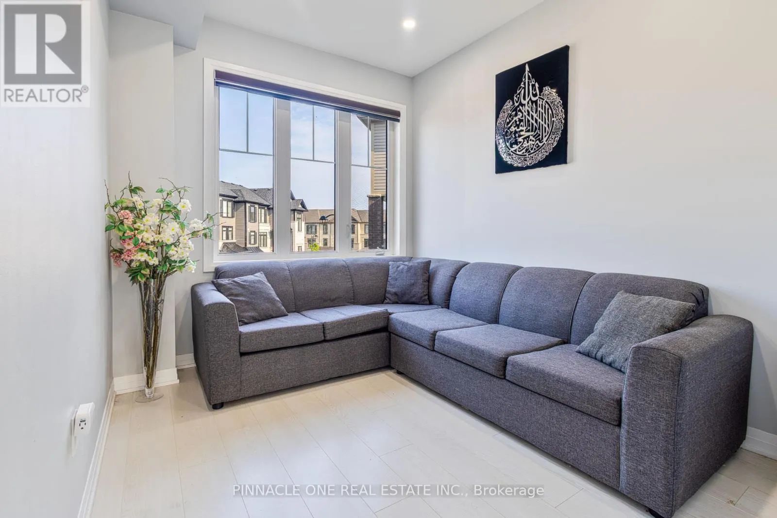 30 AMBEREEN PLACE
