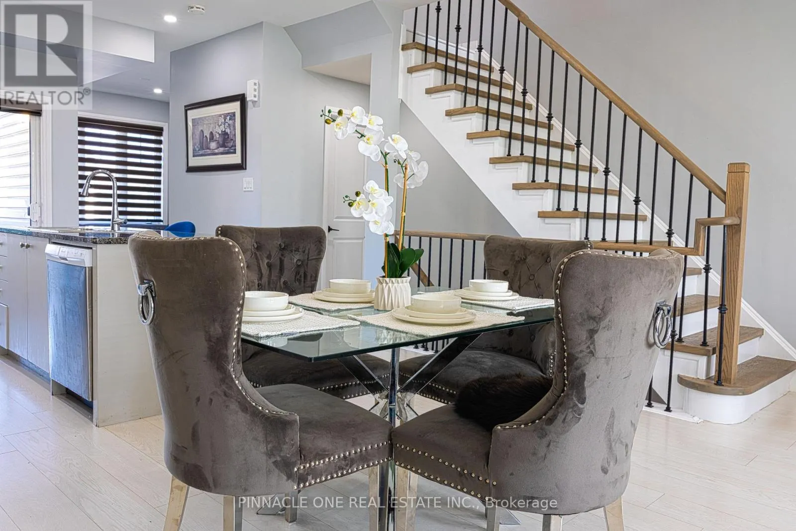 30 AMBEREEN PLACE