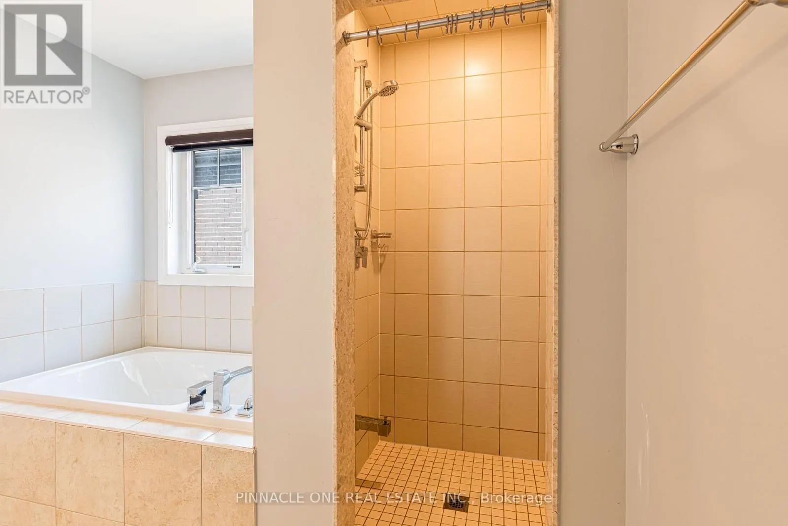 30 AMBEREEN PLACE