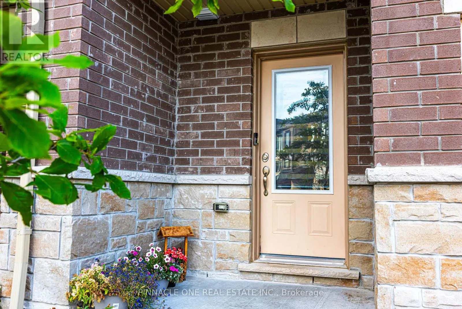 30 AMBEREEN PLACE