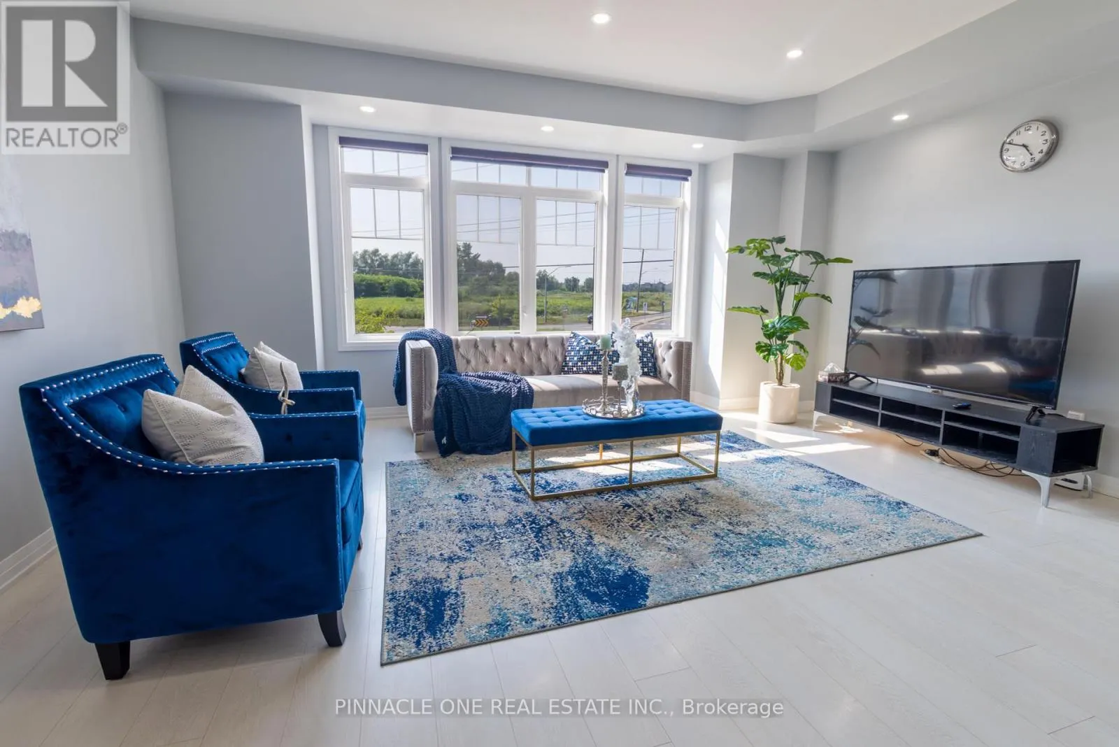 30 AMBEREEN PLACE