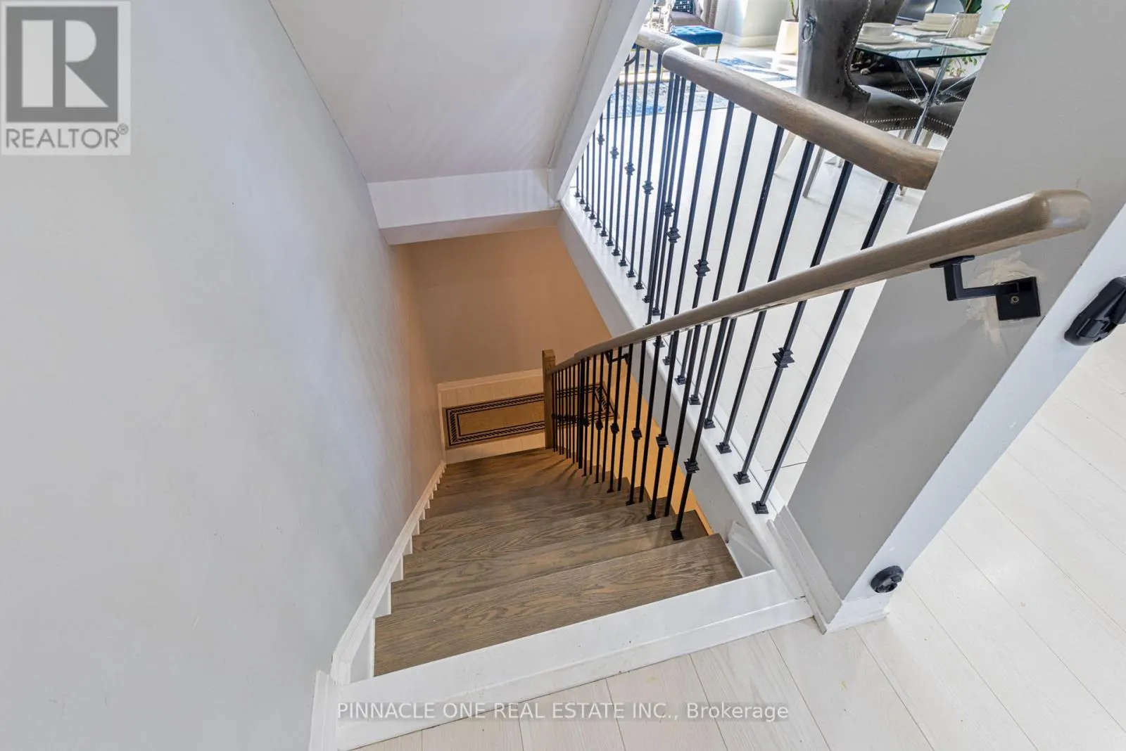 30 AMBEREEN PLACE