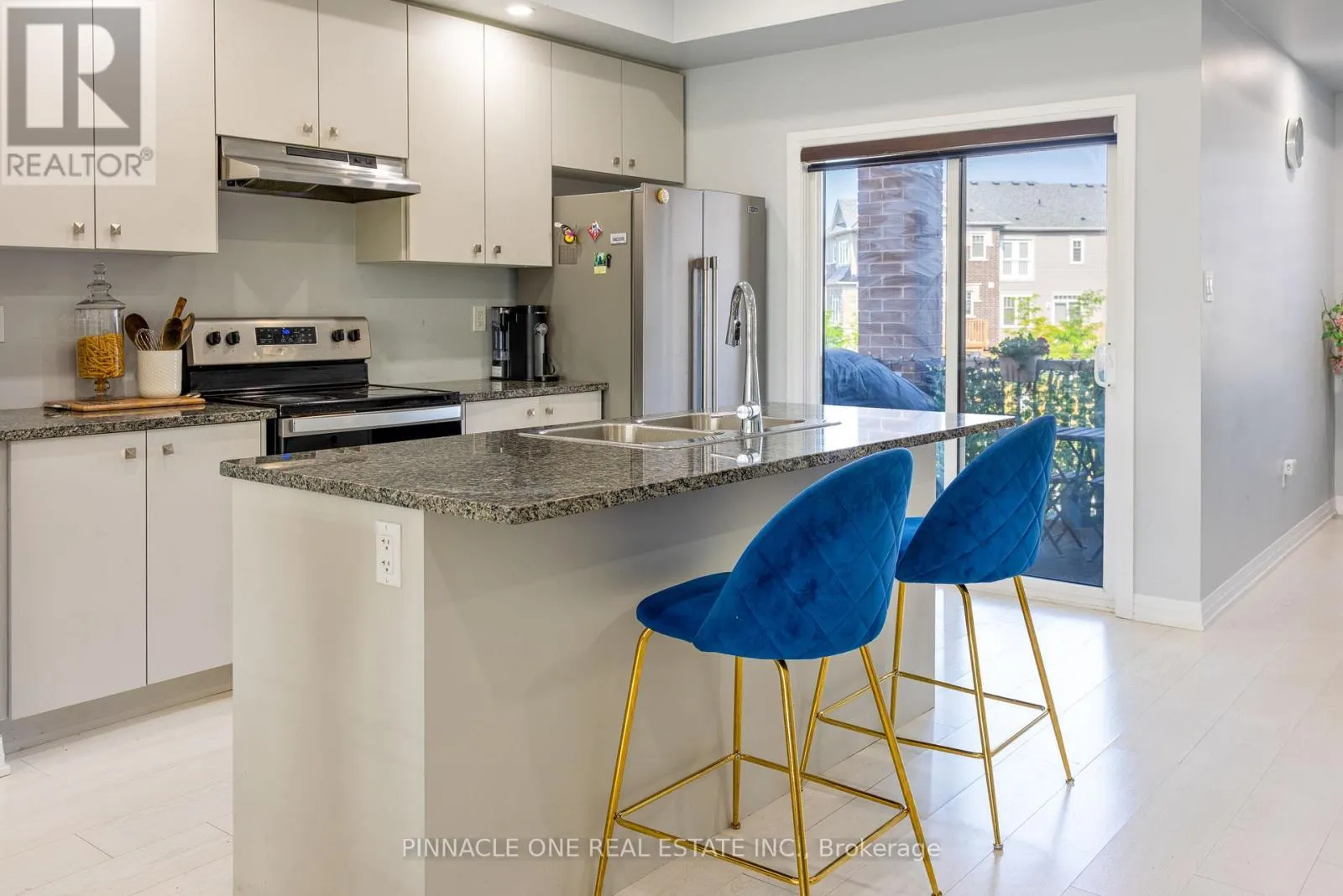 30 AMBEREEN PLACE