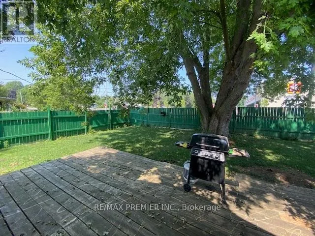 2462 RUNDLE ROAD