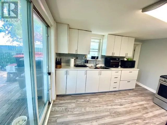 2462 RUNDLE ROAD
