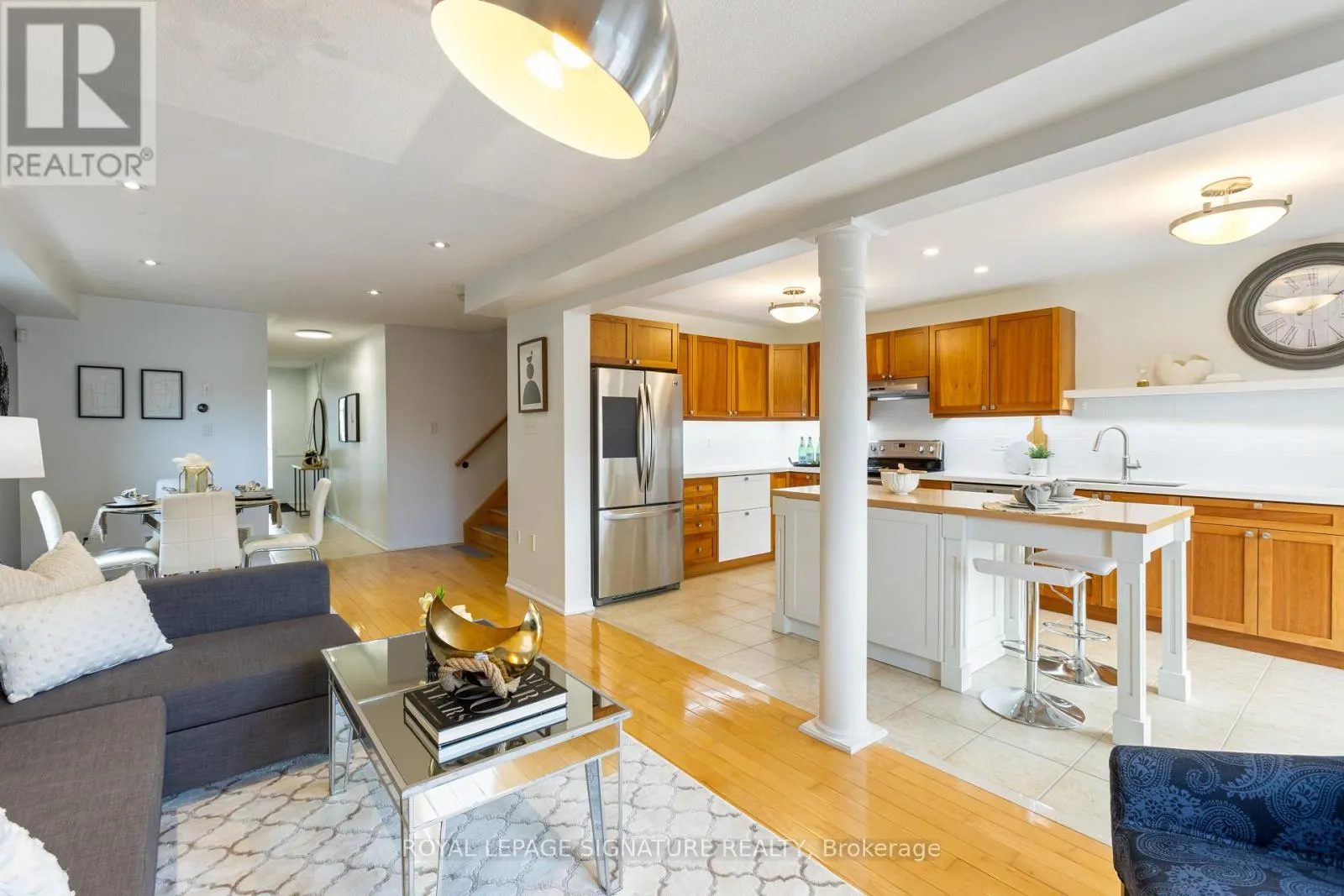 27 LUNNEY CRESCENT