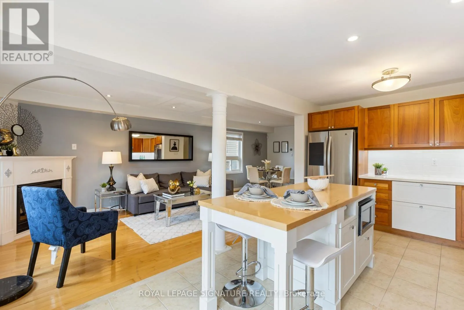 27 LUNNEY CRESCENT