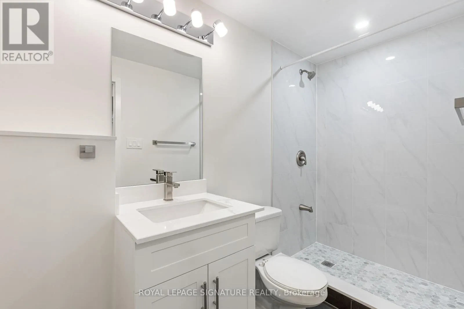 27 LUNNEY CRESCENT