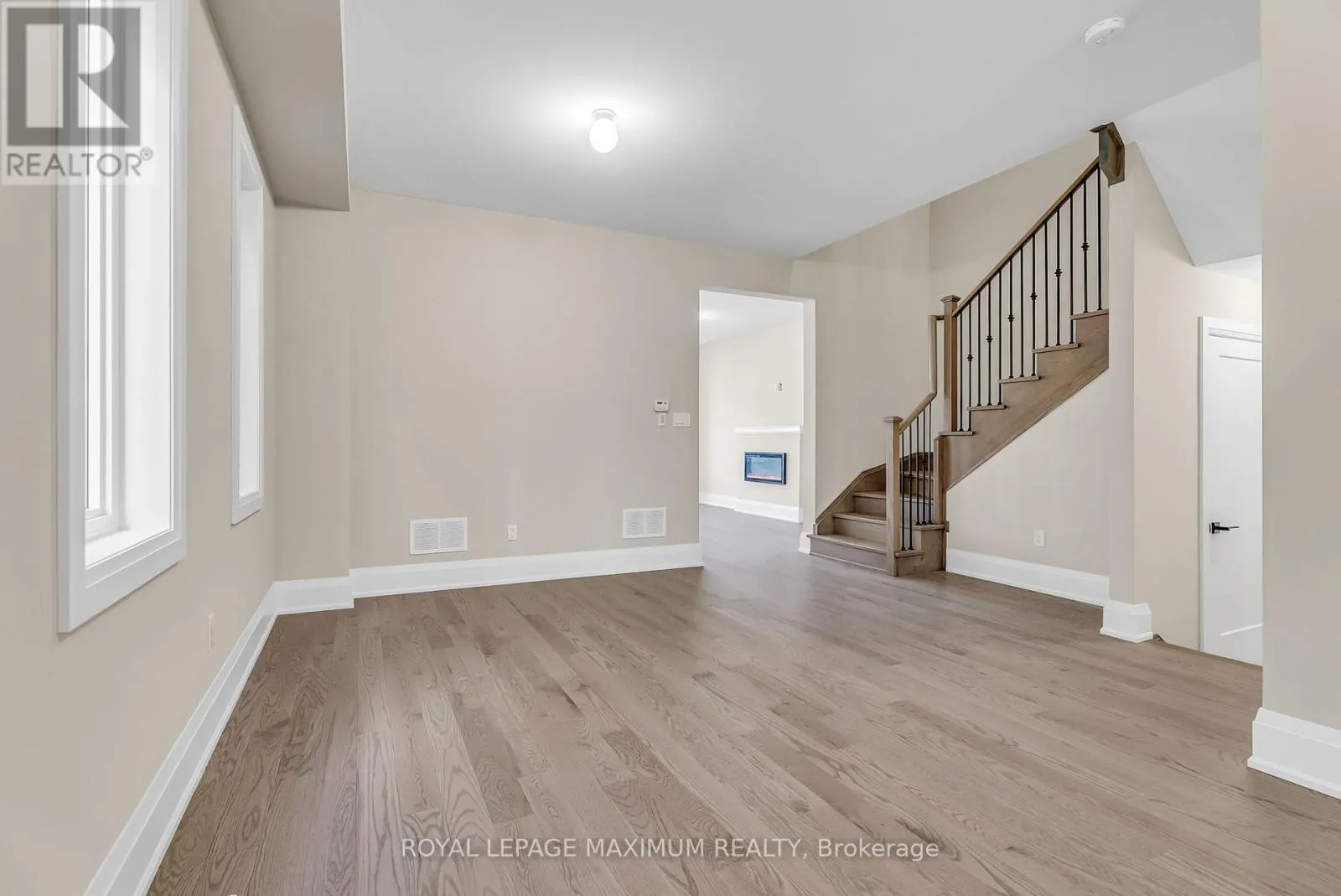 17 BERTRAM GATE