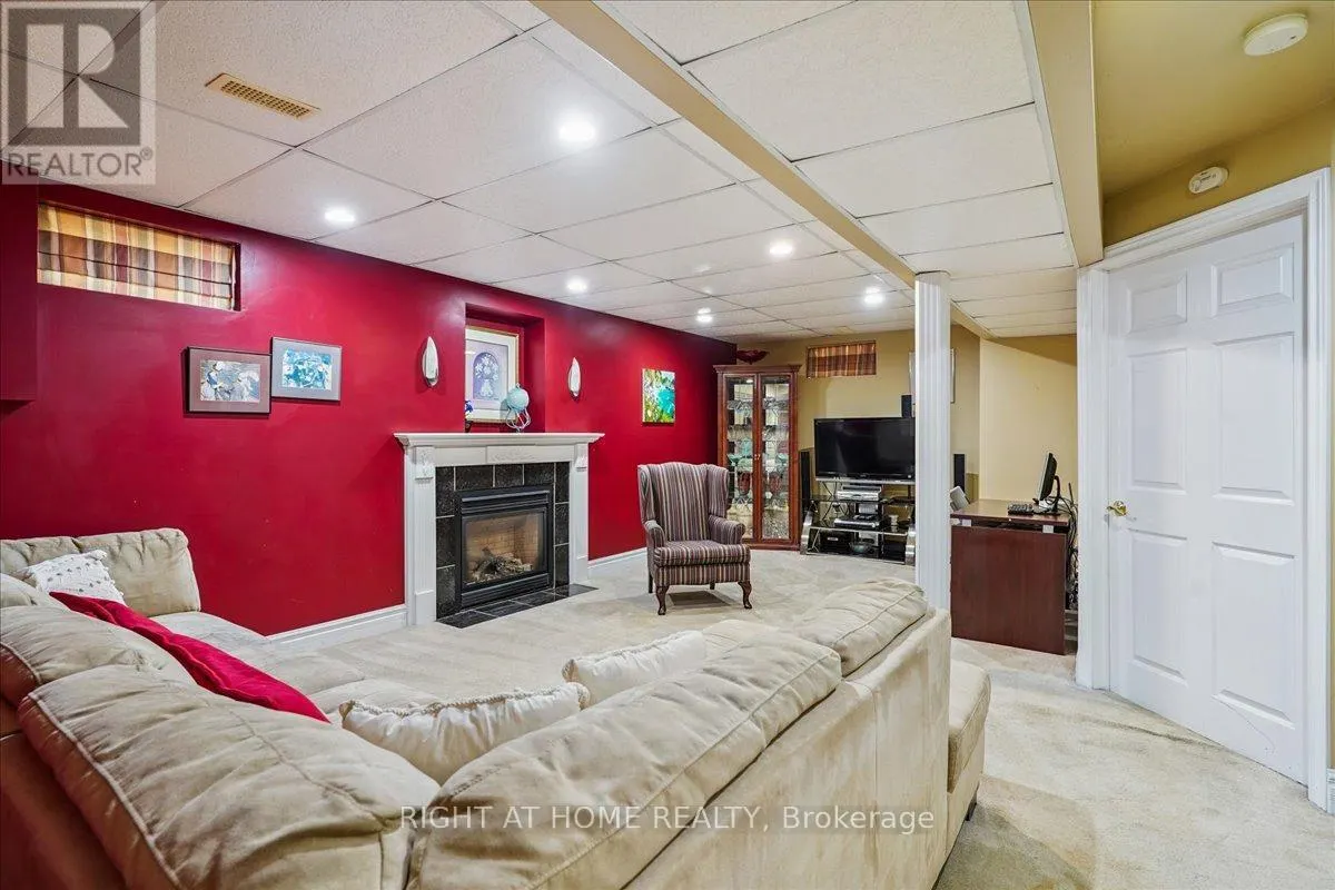 35 MILLINGTON CRESCENT