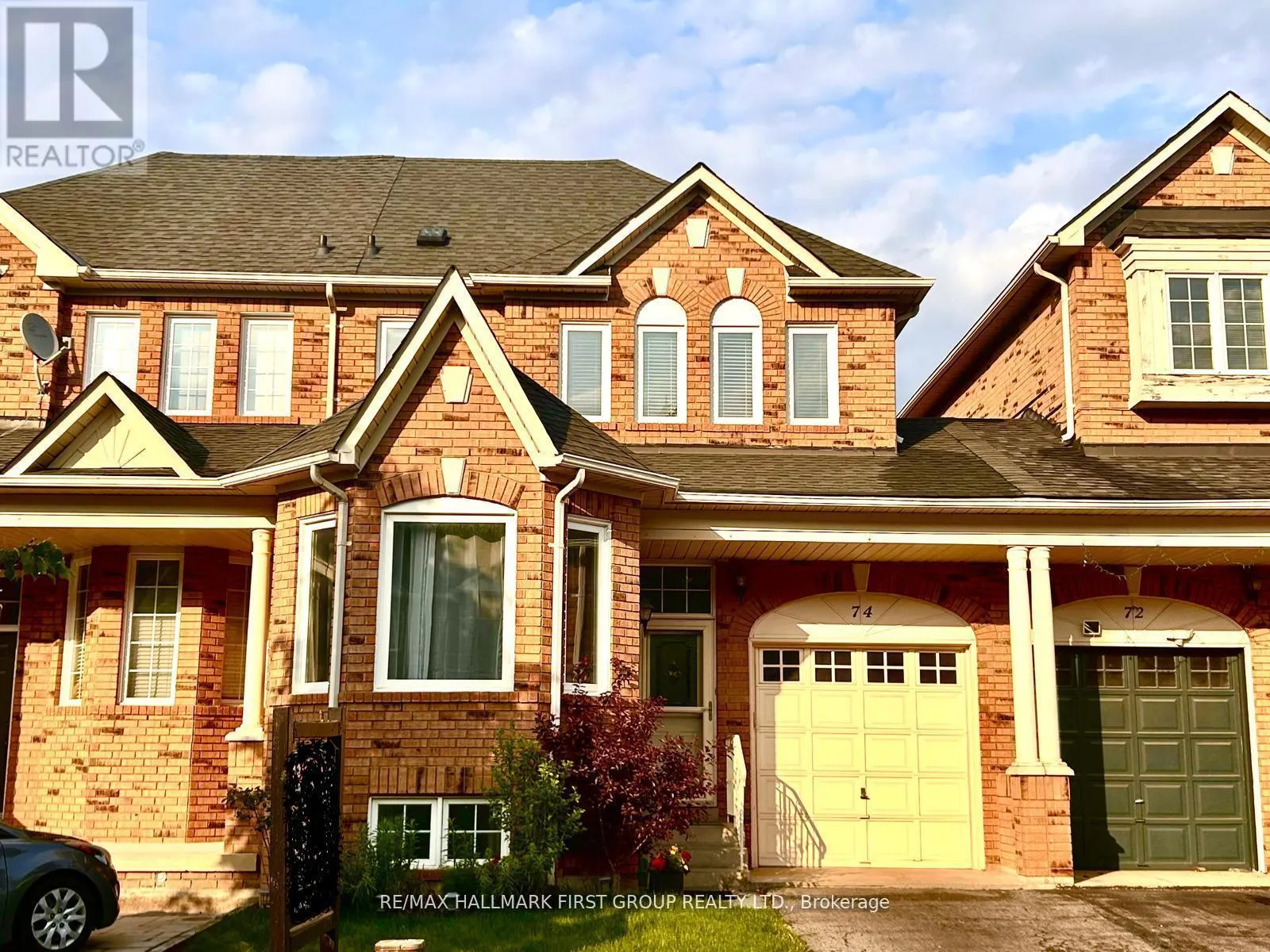 74 DOOLEY CRESCENT