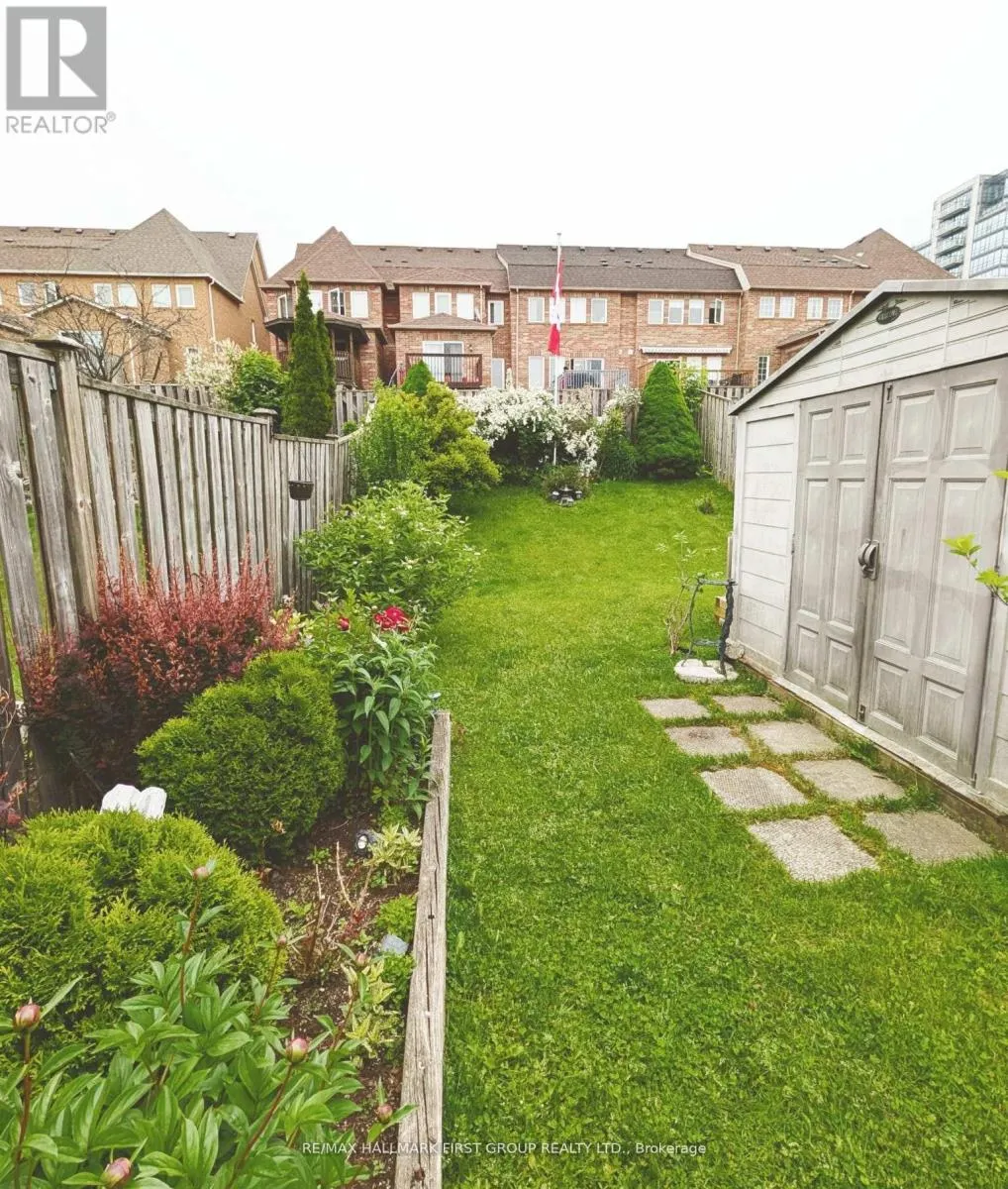 74 DOOLEY CRESCENT
