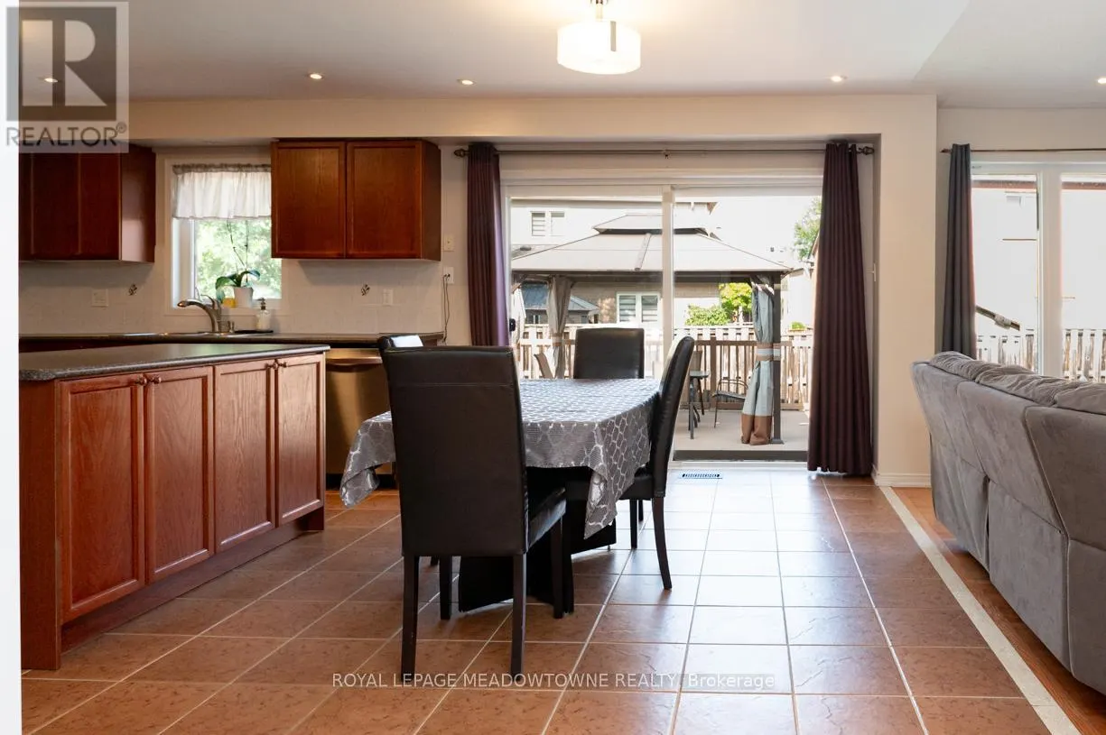 49 MONTEBELLO CRESCENT