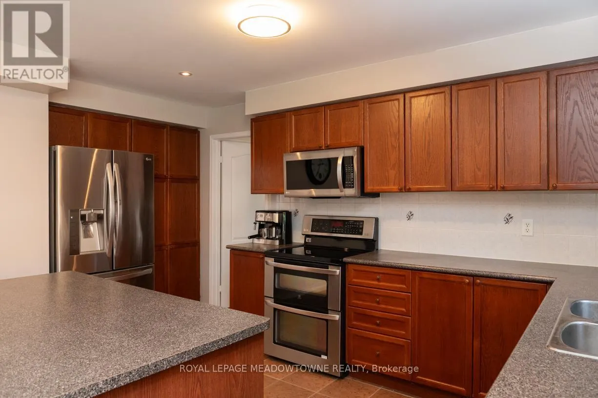 49 MONTEBELLO CRESCENT