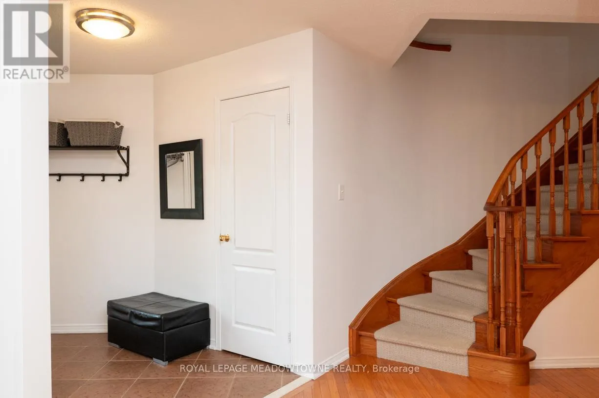 49 MONTEBELLO CRESCENT