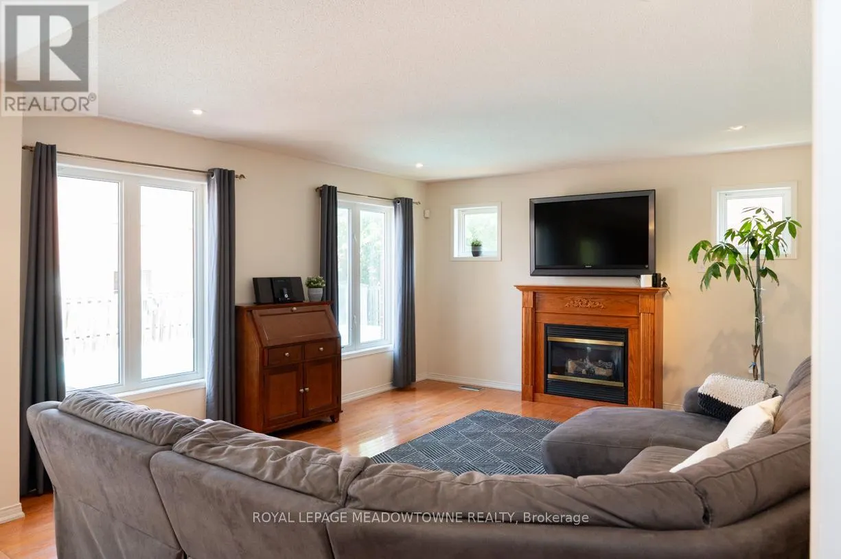 49 MONTEBELLO CRESCENT