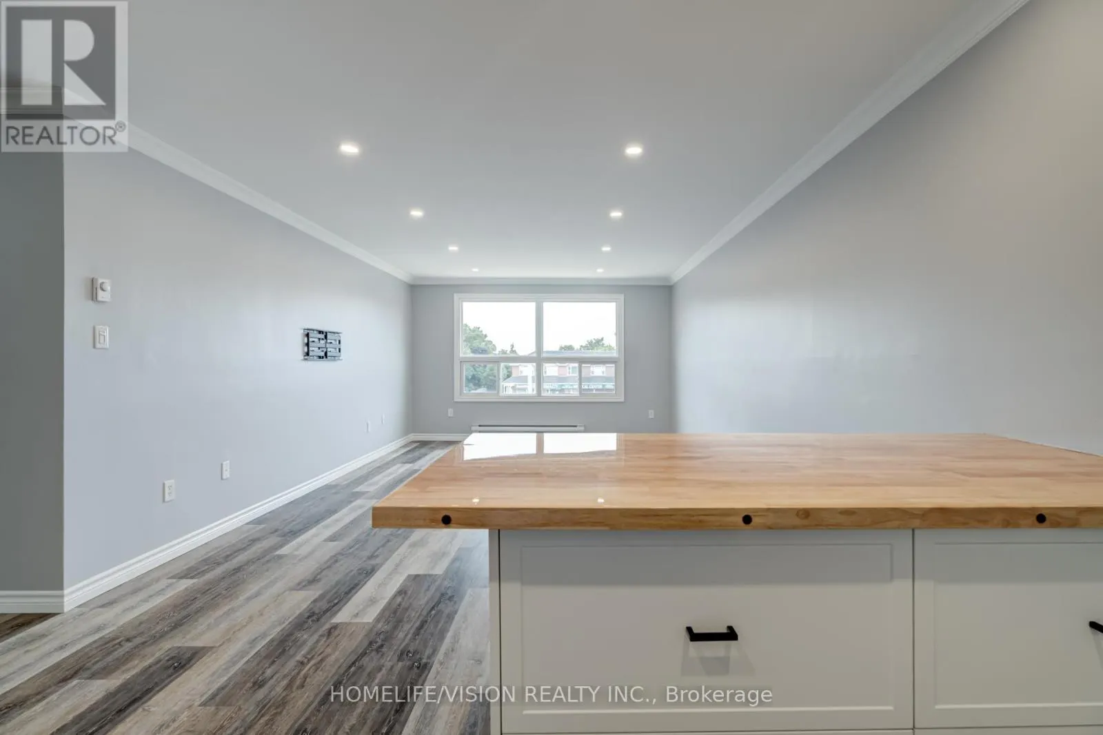 130-136 KING STREET E