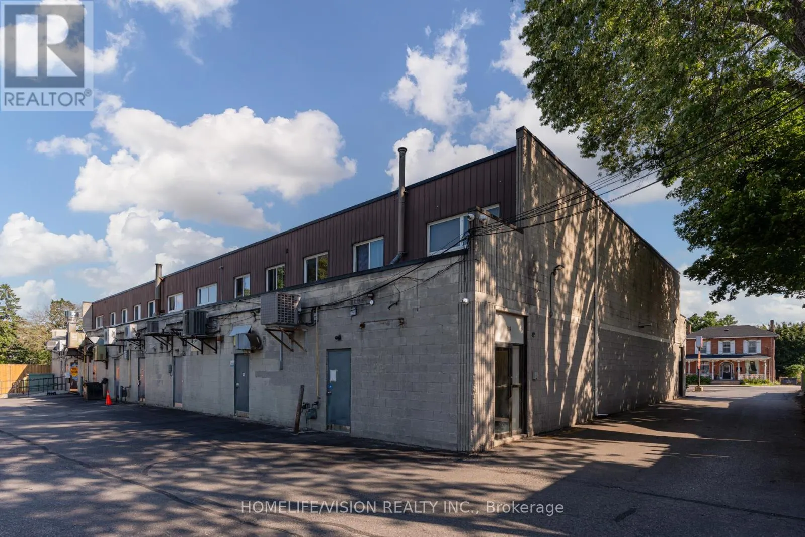 130-136 KING STREET E