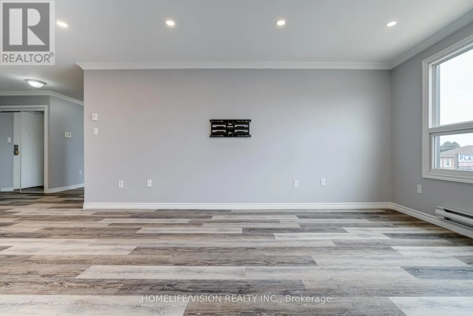 130-136 KING STREET E