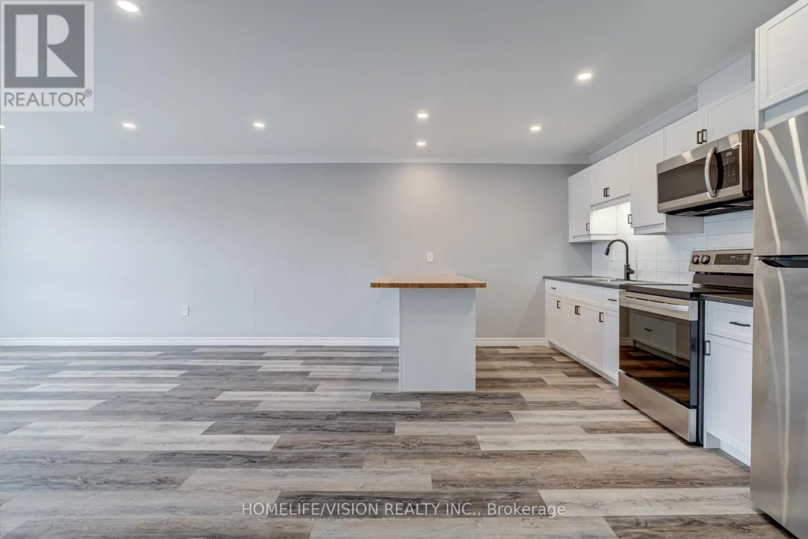 130-136 KING STREET E