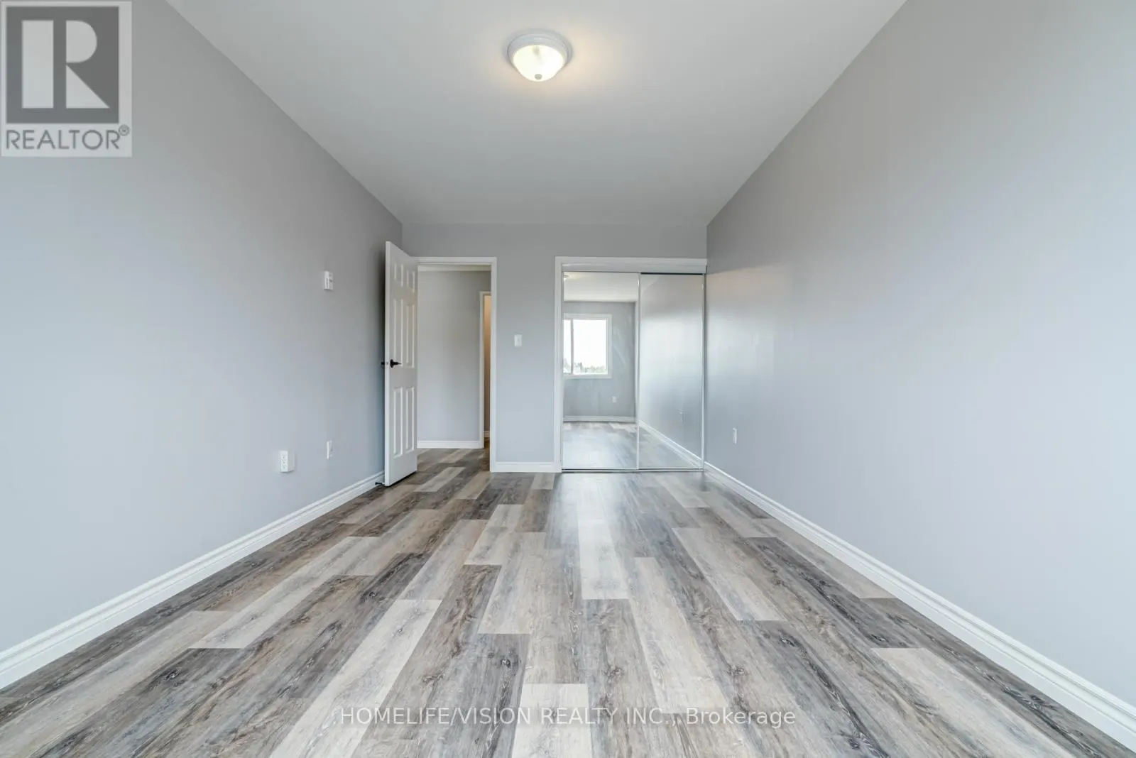 130-136 KING STREET E