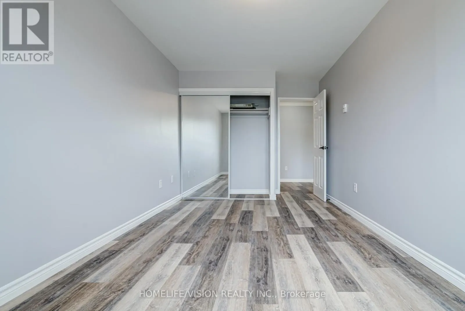 130-136 KING STREET E