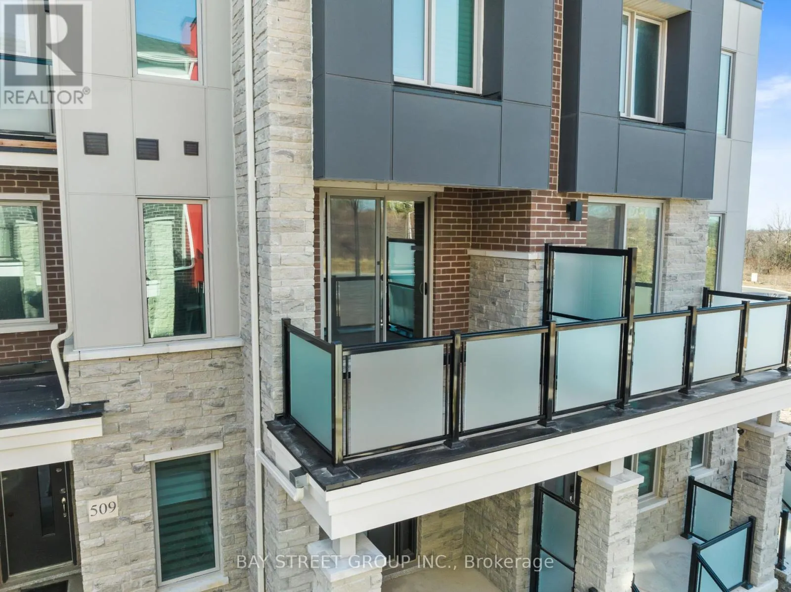 510 - 1034 REFLECTION PLACE