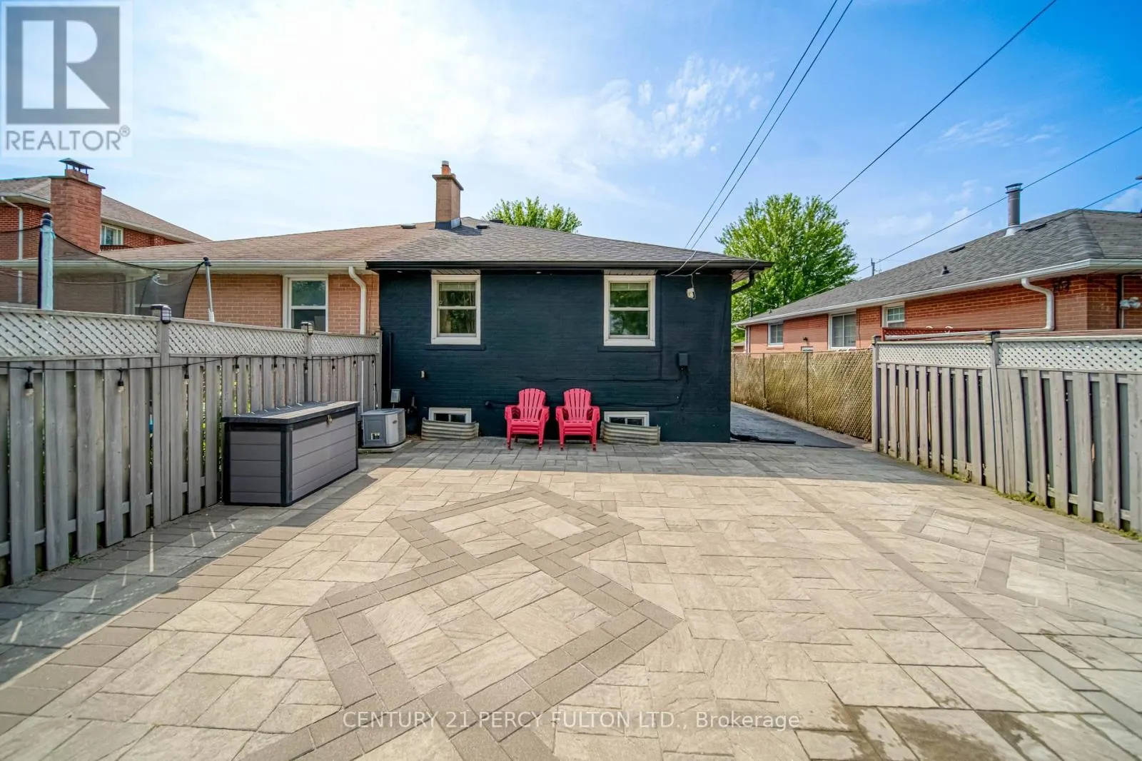 574 MONTCALM AVENUE