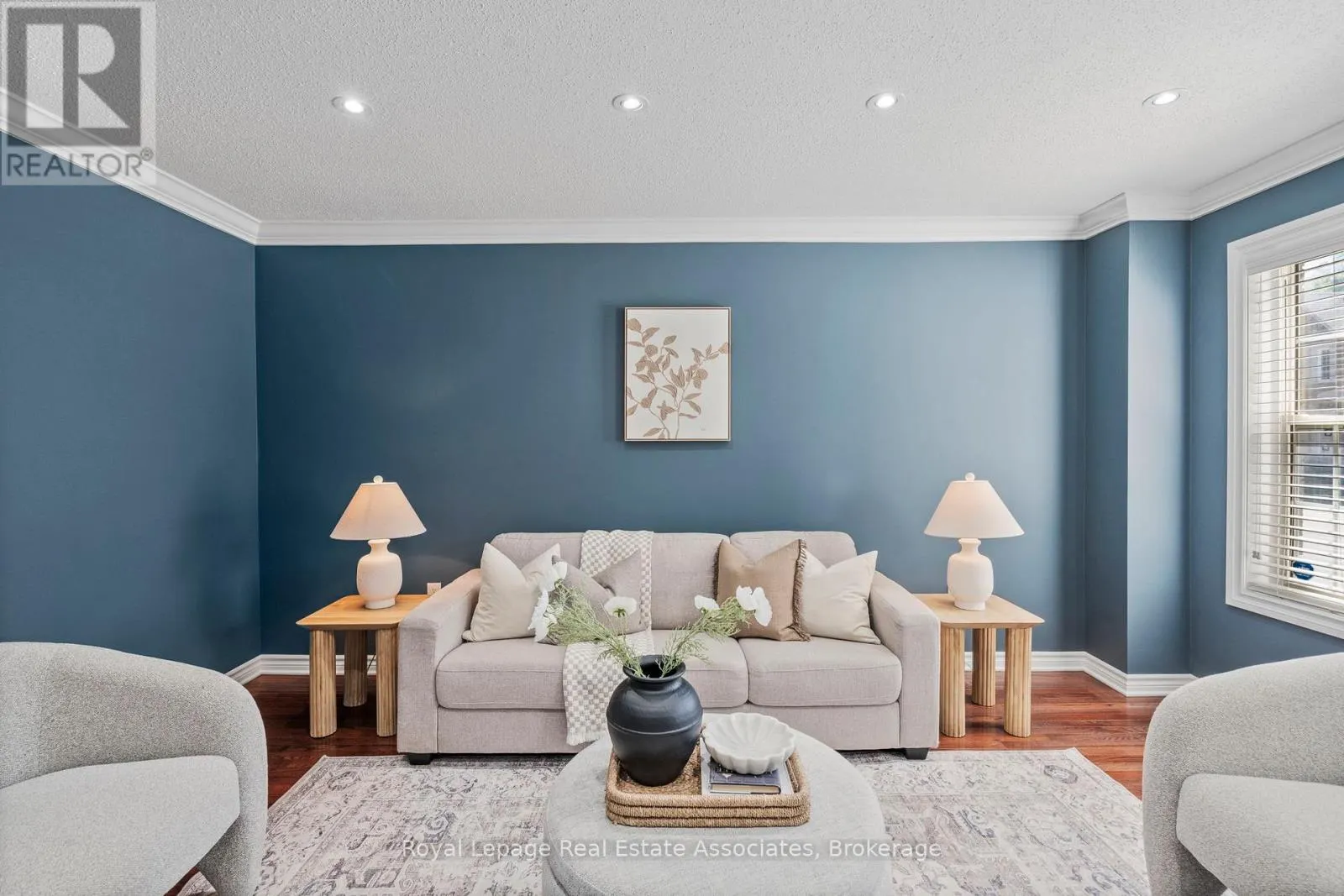 10 WESTACOTT CRESCENT