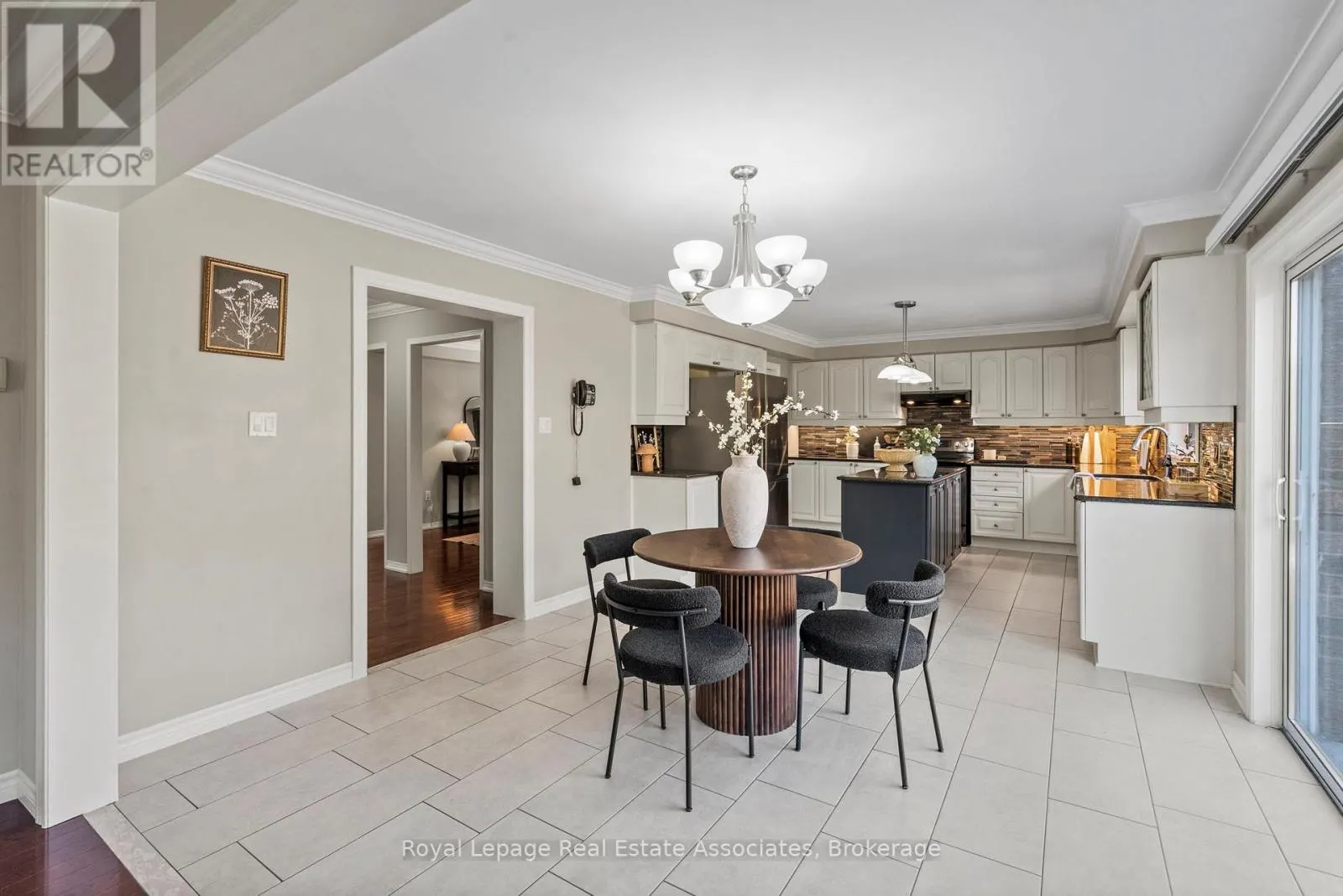 10 WESTACOTT CRESCENT
