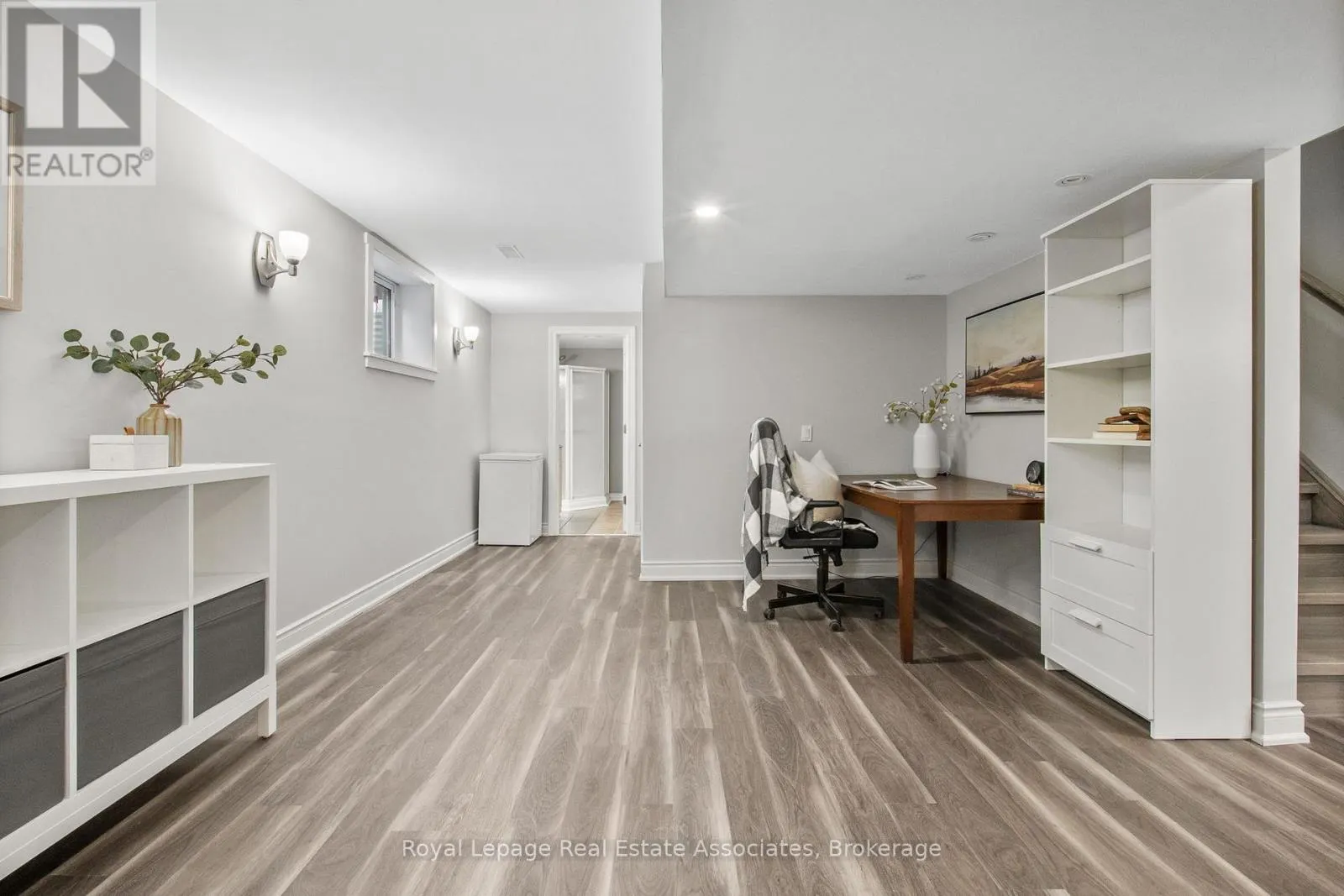 10 WESTACOTT CRESCENT