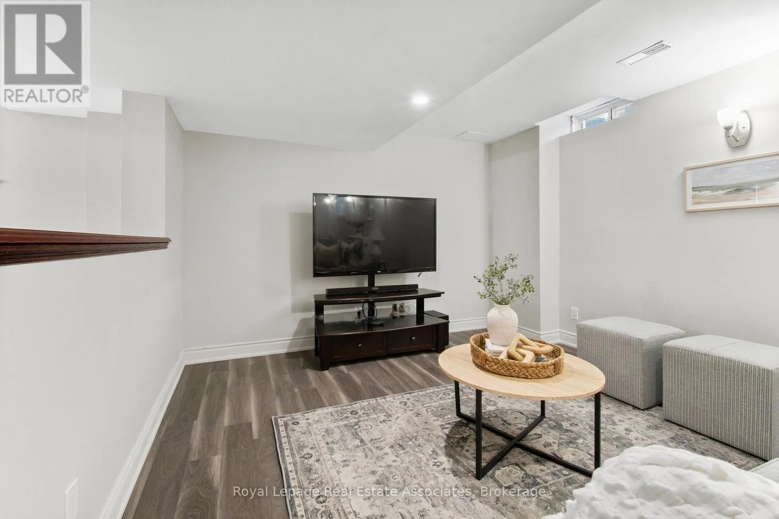 10 WESTACOTT CRESCENT