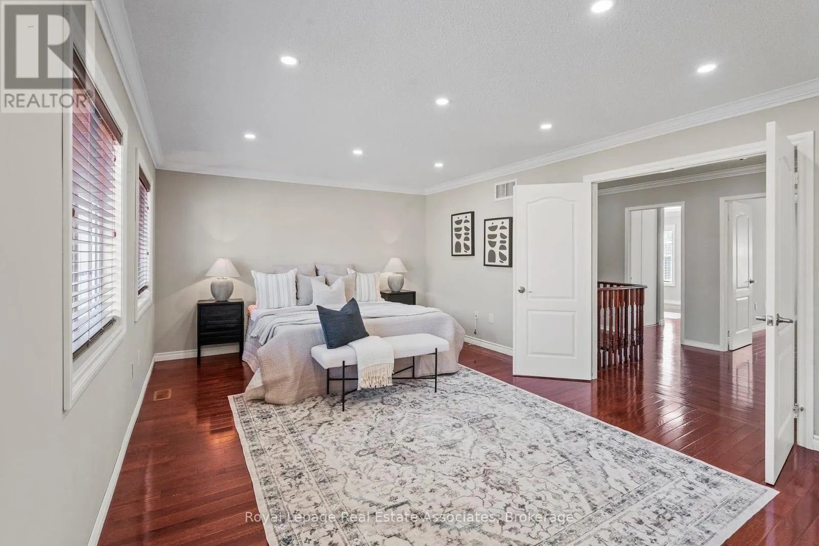10 WESTACOTT CRESCENT