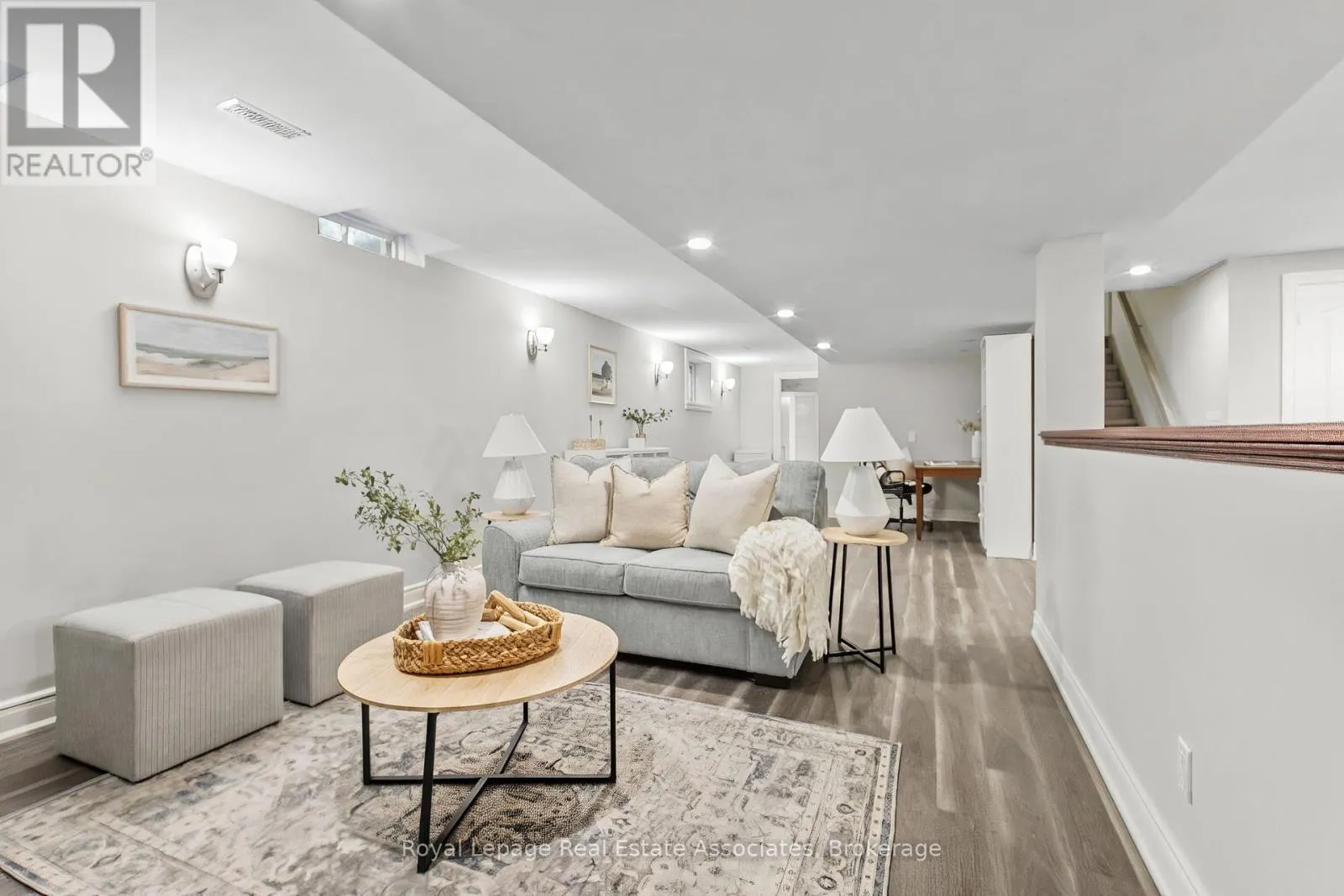 10 WESTACOTT CRESCENT