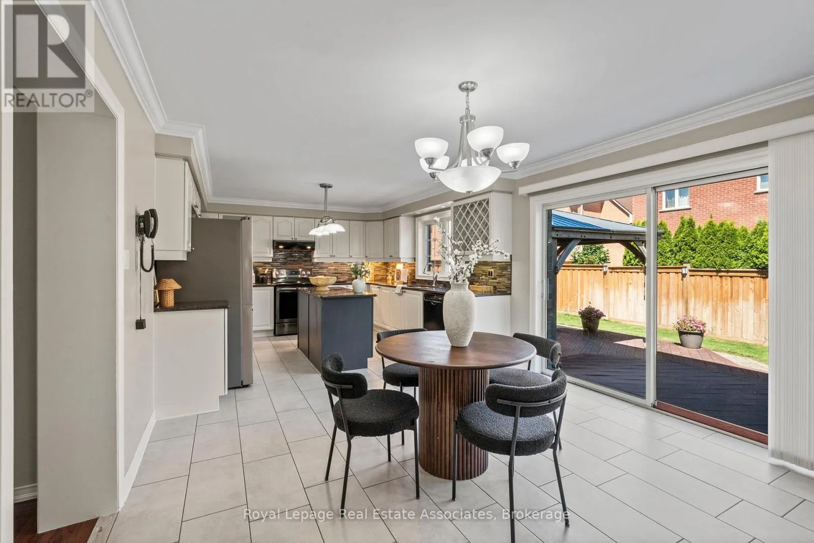 10 WESTACOTT CRESCENT