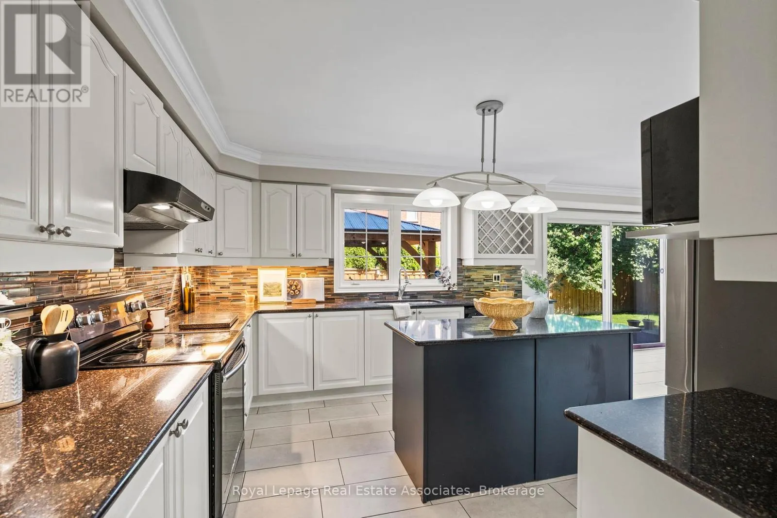 10 WESTACOTT CRESCENT