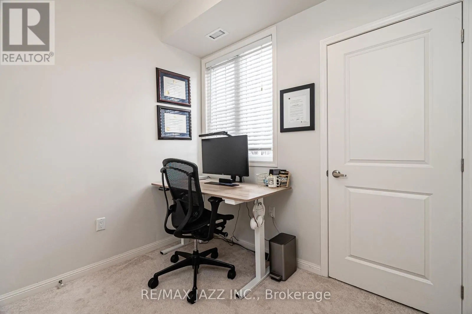 123 - 80 ASPEN SPRINGS DRIVE, #123