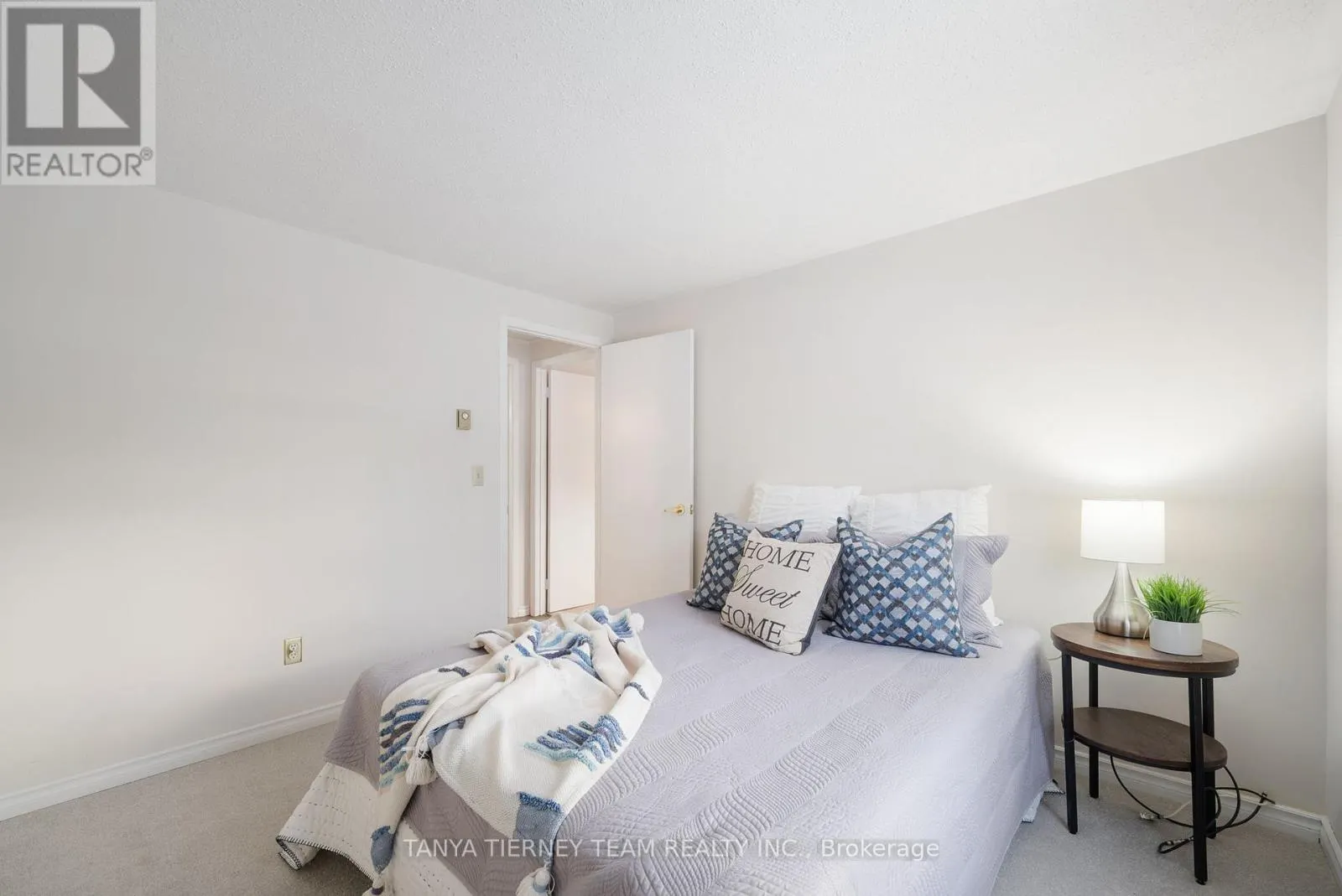 6 THE COVE ROAD
