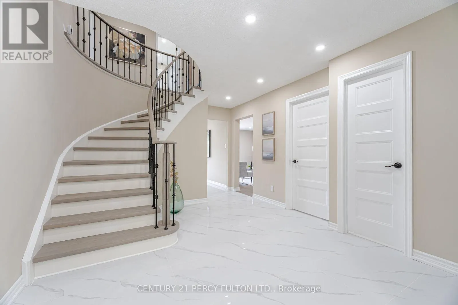 6 BRAY DRIVE
