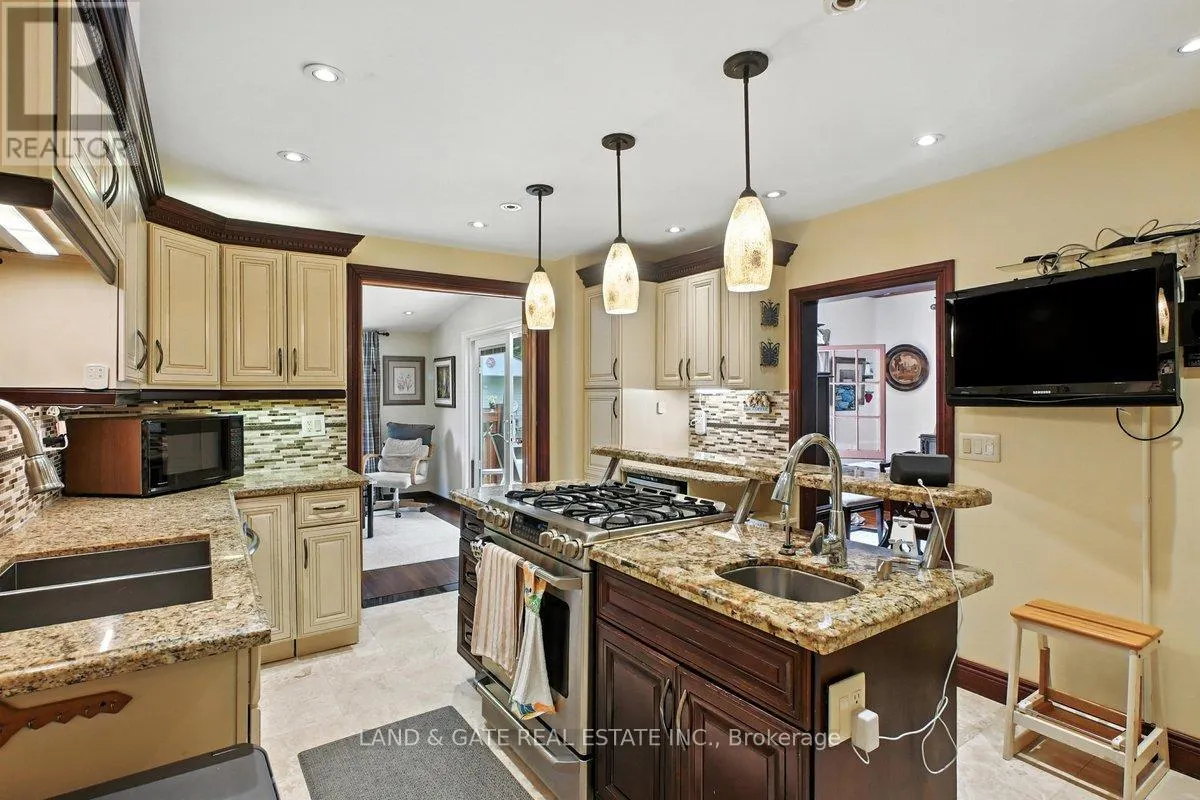 519 KINGSTON ROAD W
