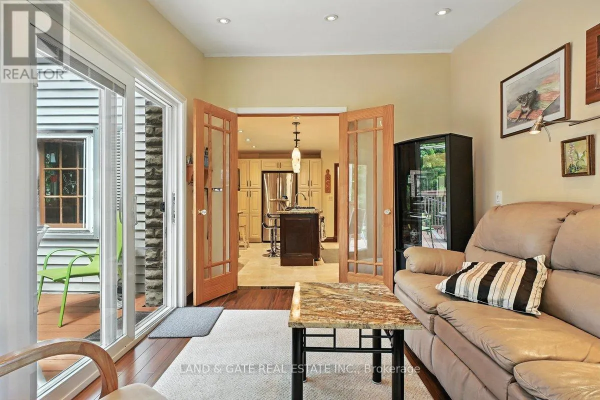 519 KINGSTON ROAD W